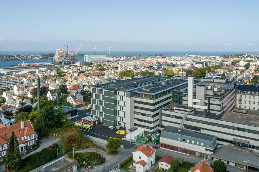 A city with many buildings