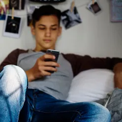 Fotomontasje med ulike personer. (Foto)