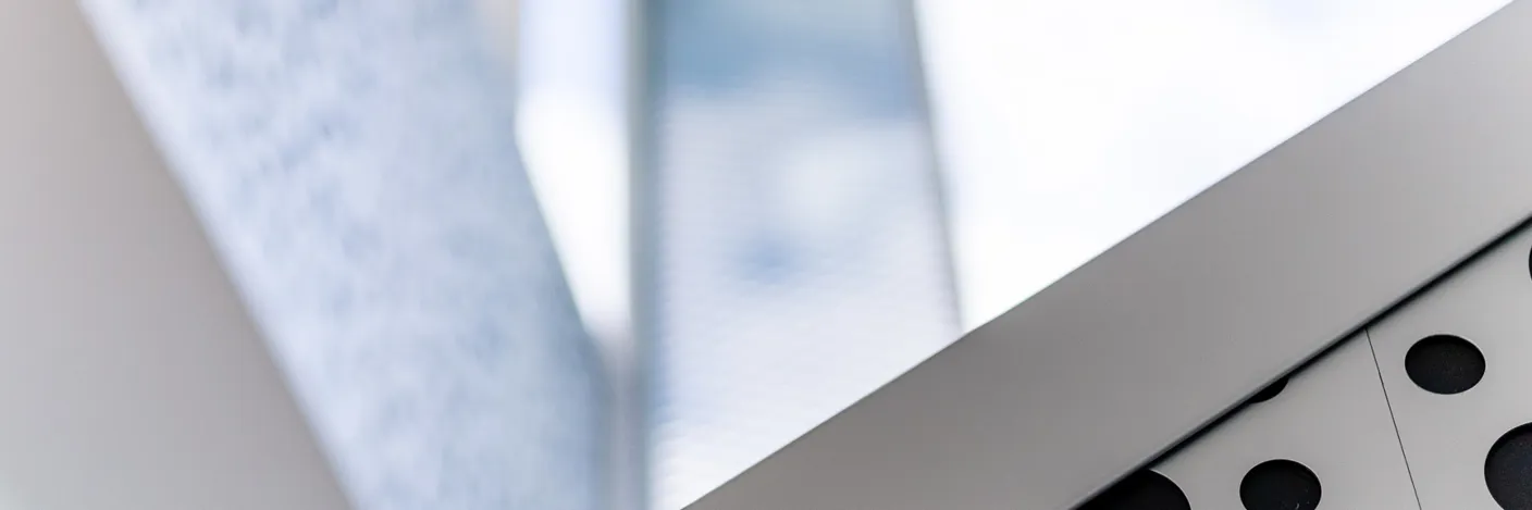 Et nærbilde av bygningskonturer