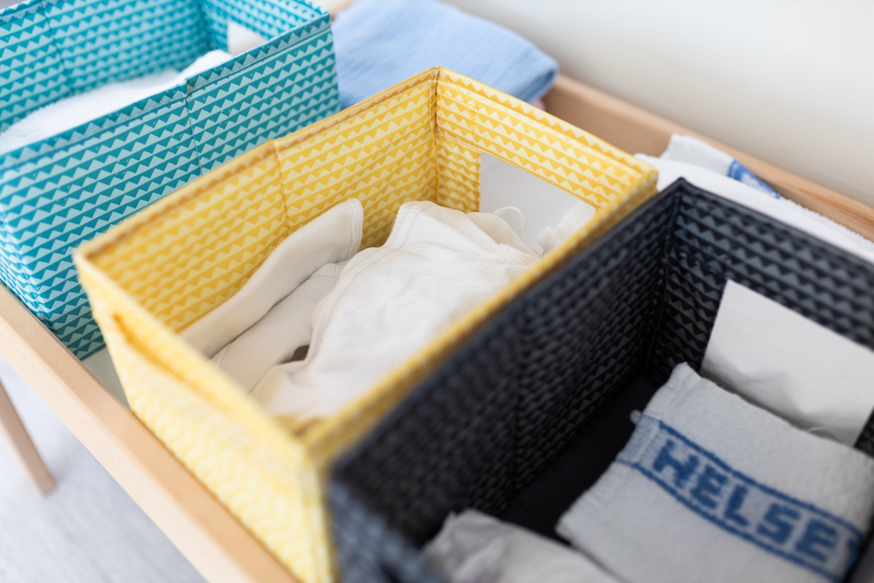 En bunke brettet papir