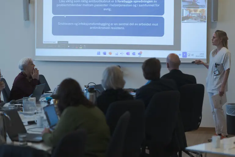 En person som holder en presentasjon